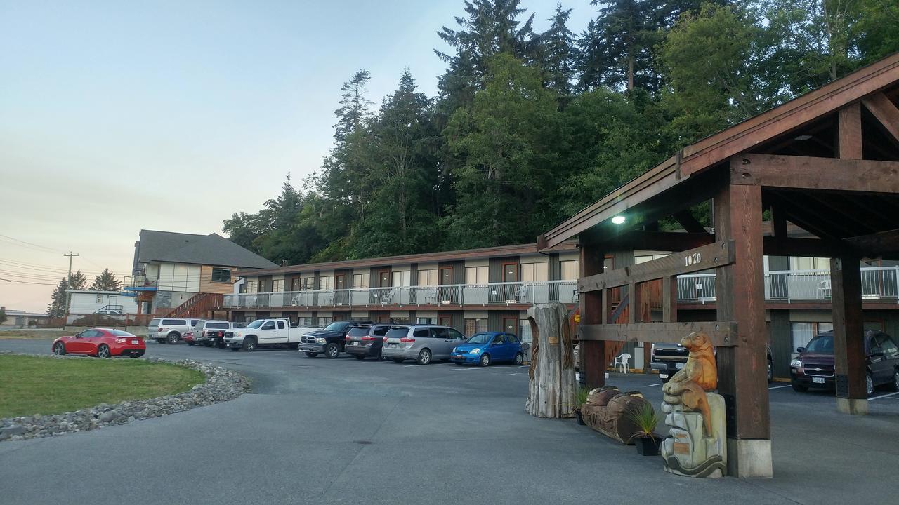 BIG ROCK MOTEL | ⋆⋆ | CAMPBELL RIVER, CANADA | SEASON DEALS FROM $75